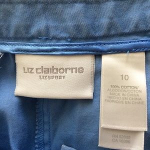 Liz Claiborne Pants - Liz Claiborne Light Blue Capris Size 10 Liz Claiborne Pants - Liz Claiborne Light Blue Capris Size 10